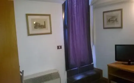 Aurora Hotel 2*