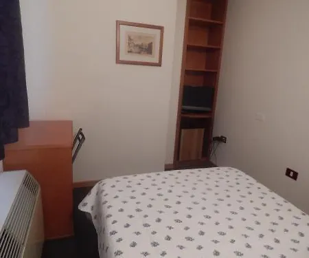 Hotel Aurora 2*